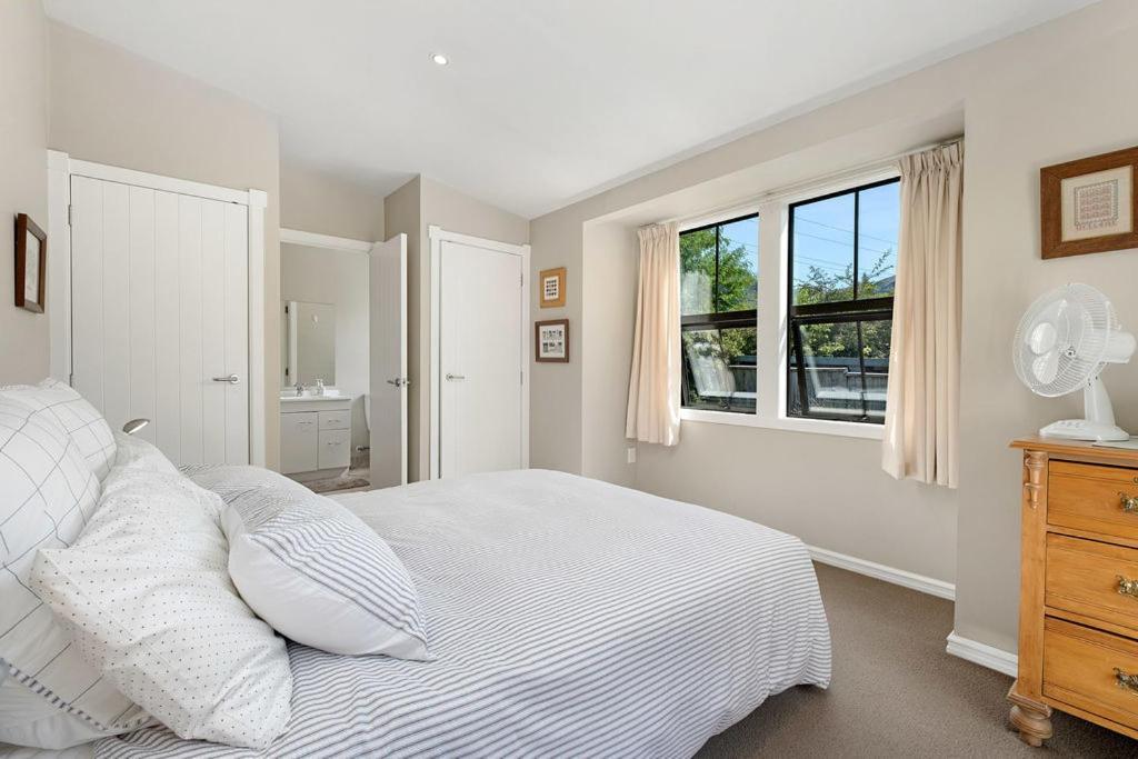 Lavender Country Cottage - Arrowtown Holiday Home Екстер'єр фото